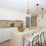 West Luxury Leona *