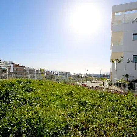 West Luxury Leona Apartment *